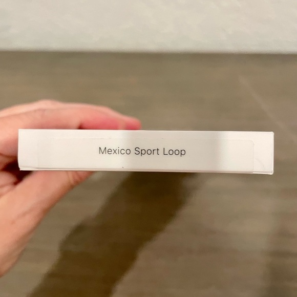 APPLE Watch Sport Loop 40mm, Mexico, Limited Edition - Picture 6 of 6
